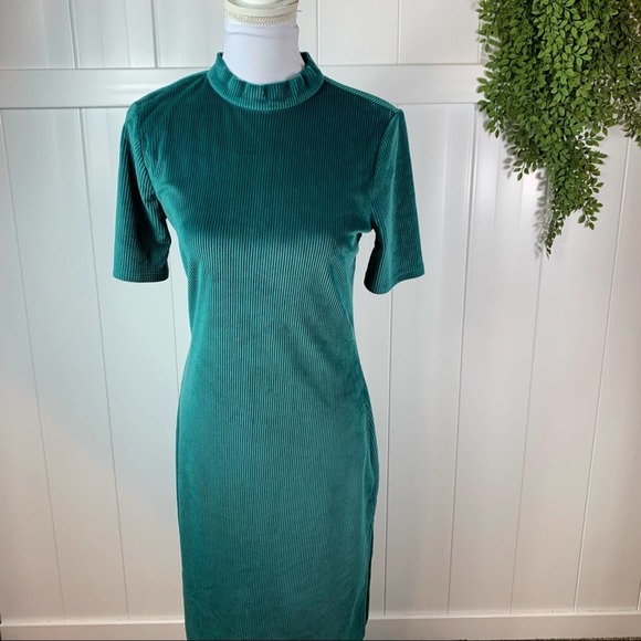 Modcloth Dresses & Skirts - ModCloth Ribbed Green Fitted Velour Dress Womens Medium